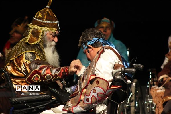 نمایش فاخر رستم و سهراب