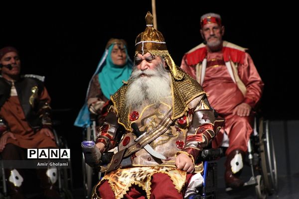 نمایش فاخر رستم و سهراب