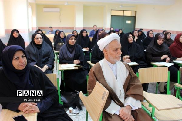 کارگاه آموزشی فرهنگ‌سازی نماز در خانواده