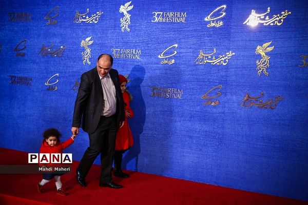 در حاشیه پنجمین روز سی و هفتمین جشنواره فیلم فجر
