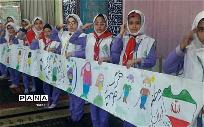 اجرای نقاشی همگانی با  مشارکت دانش آموزان و پیشتازان ناحیه ۲ اهواز