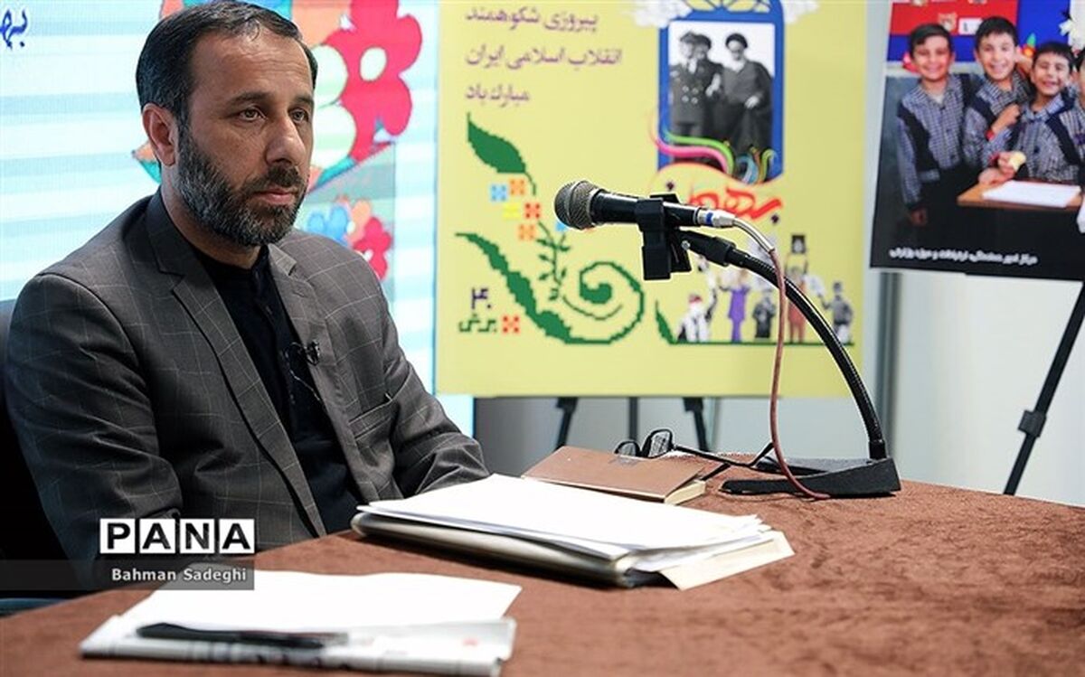 محمدزاده: بعد از پیروزی انقلاب ۴۸ درصد به جمعیت باسوادان اضافه شده است