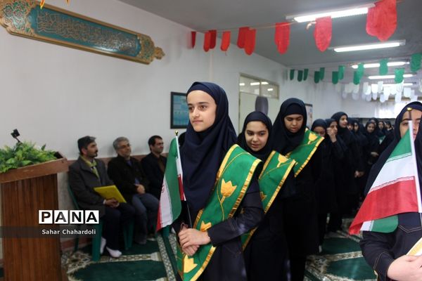 تمرین سرود 1357 نفری در مدارس استان همدان