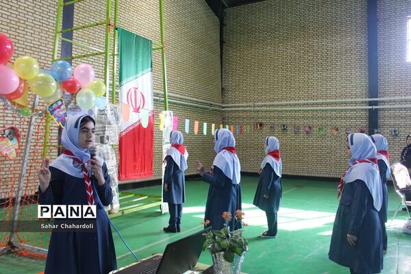 مراسم تحلیف دستمال گردن با حضور رئیس سازمان دانش‌آموزی استان همدان