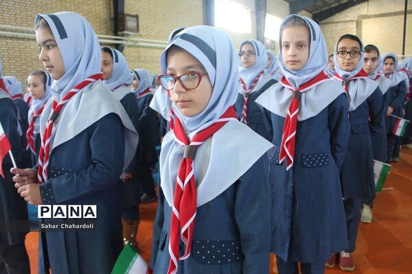 مراسم تحلیف دستمال گردن با حضور رئیس سازمان دانش‌آموزی استان همدان