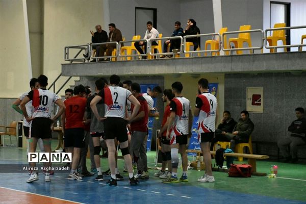 دیدار تیم‌های والیبال توپکا بابلسر و ملوان بندر انزلی