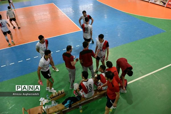 دیدار تیم‌های والیبال توپکا بابلسر و ملوان بندر انزلی