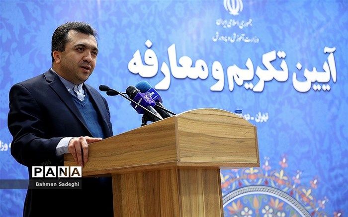 قائم‌مقام وزیر آموزش‌وپرورش: مدارس ۲۱بهمن تعطیل نیستند اما تابع مصوبات دولت هستیم