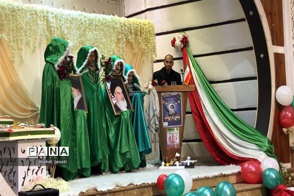 جشن انقلاب در مدارس قم