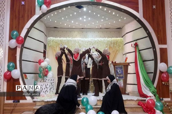 جشن انقلاب در مدارس قم