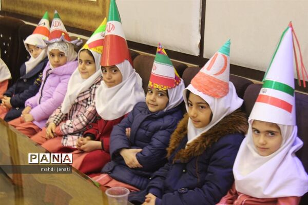 جشن انقلاب در مدارس قم