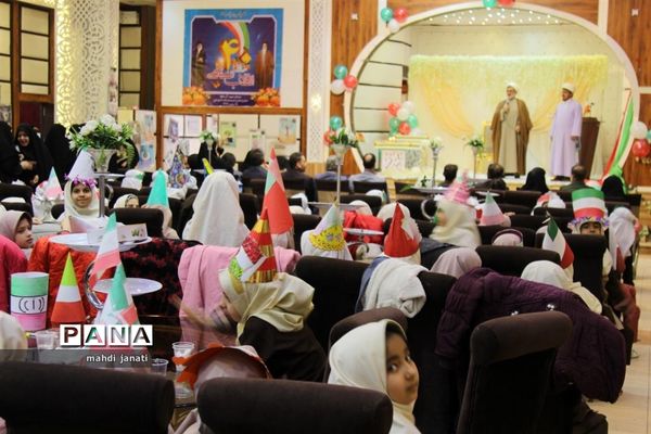 جشن انقلاب در مدارس قم