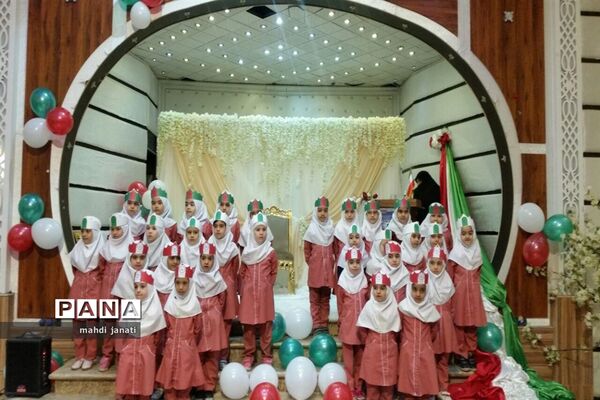 جشن انقلاب در مدارس قم