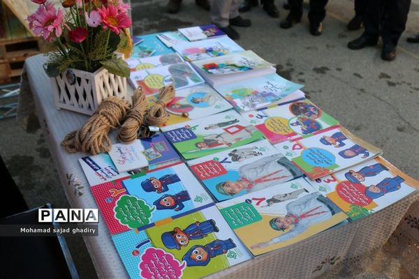 بازدید از نمایشگاه دست‌آورد‌های دانش‌آموزان منطقه 12 آموزش و پرورش شهر تهران