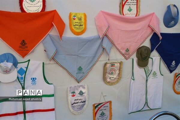 بازدید از نمایشگاه دست‌آورد‌های دانش‌آموزان منطقه 12 آموزش و پرورش شهر تهران