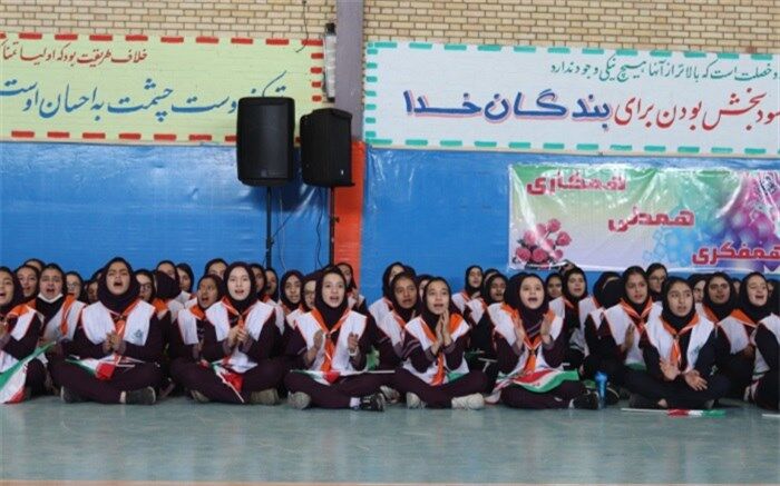 مدیر آموزش و پرورش اسلامشهر :  حضوردانش آموزان در تشکل پیشتازان  تمرین الفبای زندگی و چگونه زیستن در چارچوب قوانین است
