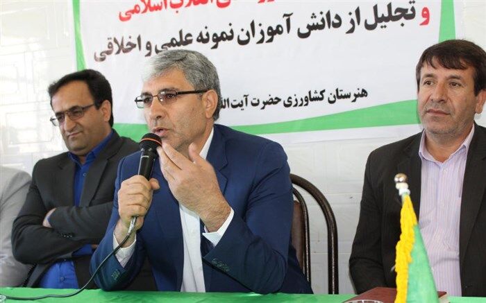 پرسش و پاسخ دانش‌آموزی به مناسبت چهلمین سالگرد انقلاب در هنرستان آیت‌الله ملک‌حسینی برگزار شد
