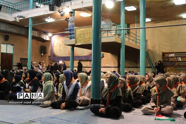 حضور پیشتازان فاطمی در حسینیه جماران در ایام مبارک دهه فجر