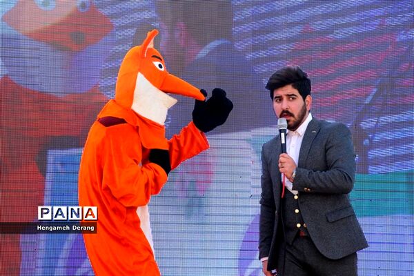 آیین رونمایی از تندیس طرح «دوشنبه‌های پر مهر»