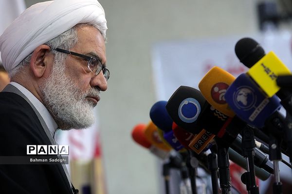 نشست خبری آغاز به کار دبیرخانه بازخوانی دهه ۶۰