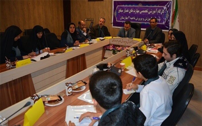 برگزاری کارگاه آموزشی تخصصی همیاران مشاوره در بهارستان