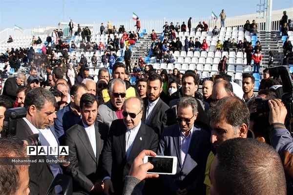 افتتاح دو پروژه ورزشی  دربهارستان با حضور وزیر ورزش و جوانان