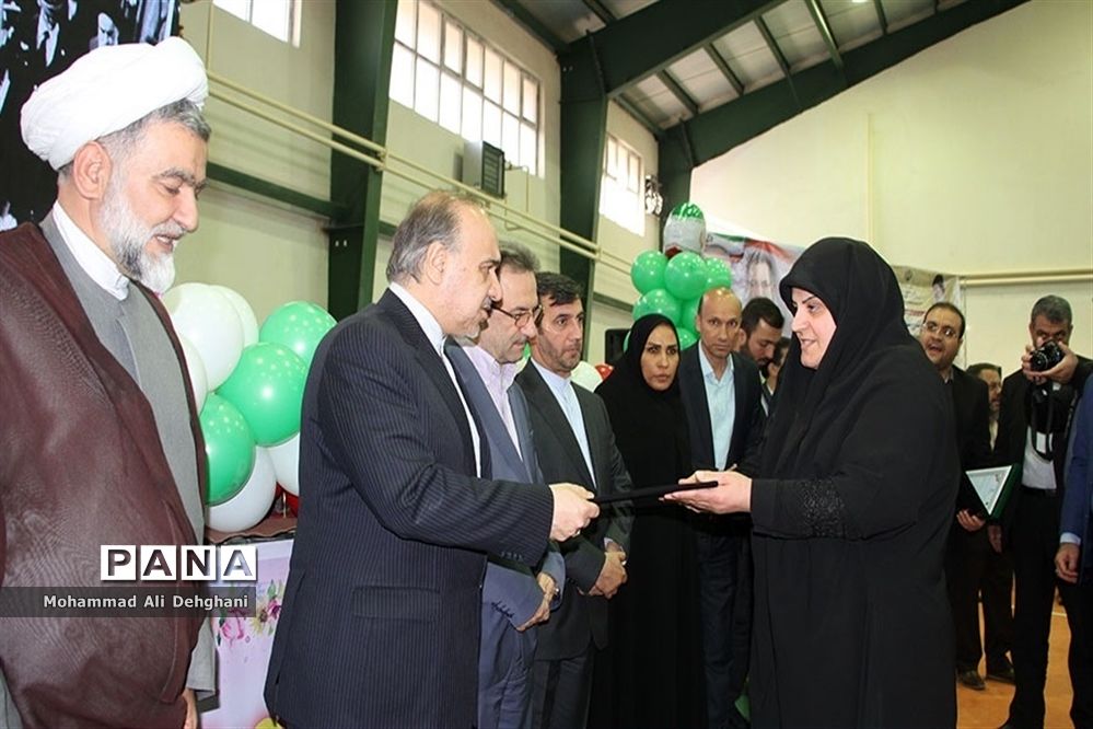 افتتاح دو پروژه ورزشی  دربهارستان با حضور وزیر ورزش و جوانان