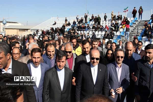 افتتاح دو پروژه ورزشی  دربهارستان با حضور وزیر ورزش و جوانان