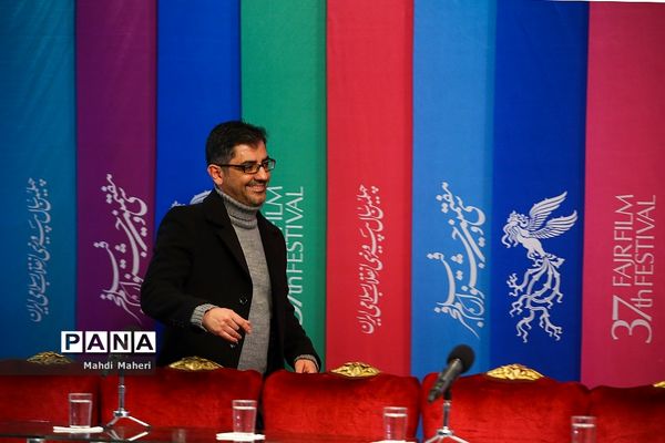 نشست‌های پرسش و پاسخ فیلم‌های  هشتمین روز سی و هفتمین جشنواره فیلم فجر