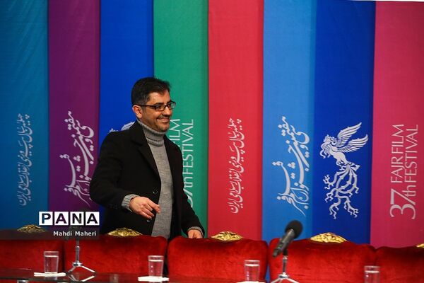 نشست‌های پرسش و پاسخ فیلم‌های  هشتمین روز سی و هفتمین جشنواره فیلم فجر