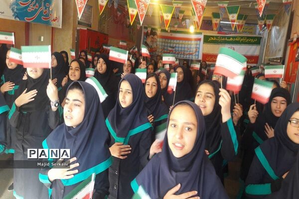 بازدید رئیس سازمان دانش‌آموزی استان همدان از تمرین سرود 1357 نفری در مدارس