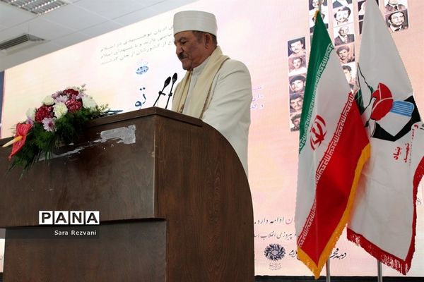 مراسم عطرافشانی و گلباران مزارشهدای ادیان توحیدی