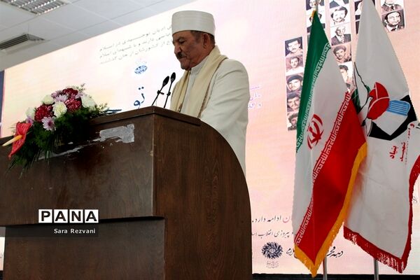مراسم عطرافشانی و گلباران مزارشهدای ادیان توحیدی