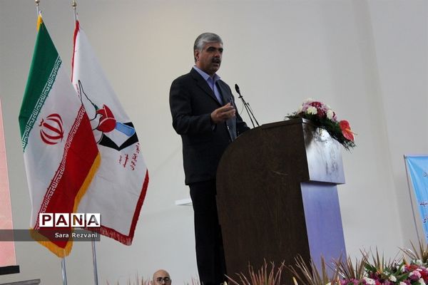 مراسم عطرافشانی و گلباران مزارشهدای ادیان توحیدی