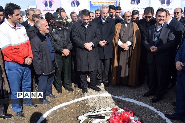 افتتاح و کلنگ‌زنی چند پروژه عمرانی توسط وزیر صنعت معدن و تجارت در ورزقان
