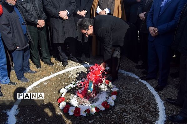 افتتاح و کلنگ‌زنی چند پروژه عمرانی توسط وزیر صنعت معدن و تجارت در ورزقان