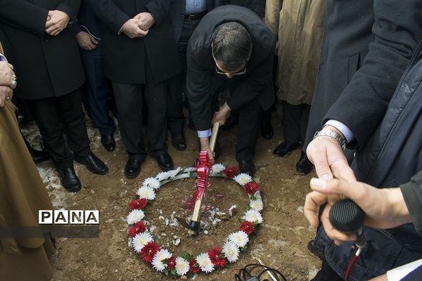 افتتاح و کلنگ‌زنی چند پروژه عمرانی توسط وزیر صنعت معدن و تجارت در ورزقان