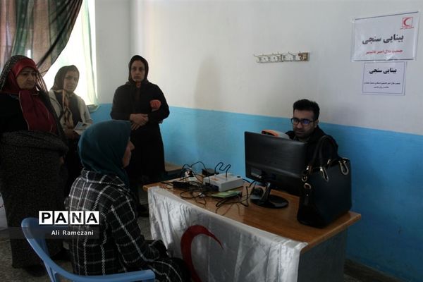 کاروان سلامت هلال احمر در روستای دوک و زیلت قائم‌شهر