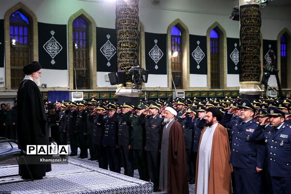 دیدار فرماندهان و کارکنان نیروی هوایی ارتش با رهبر انقلاب