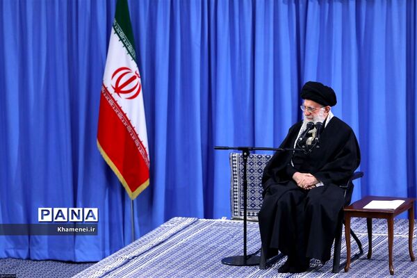 دیدار فرماندهان و کارکنان نیروی هوایی ارتش با رهبر انقلاب