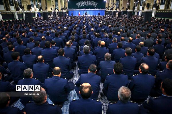 دیدار فرماندهان و کارکنان نیروی هوایی ارتش با رهبر انقلاب