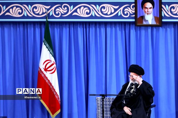 دیدار فرماندهان و کارکنان نیروی هوایی ارتش با رهبر انقلاب