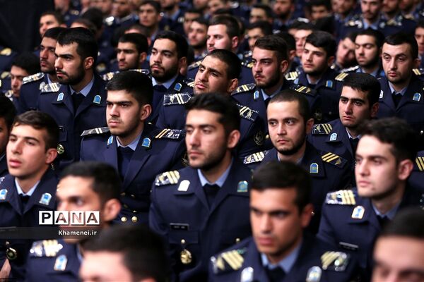 دیدار فرماندهان و کارکنان نیروی هوایی ارتش با رهبر انقلاب