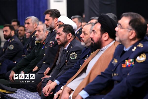 دیدار فرماندهان و کارکنان نیروی هوایی ارتش با رهبر انقلاب