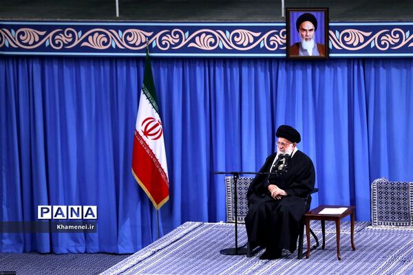 دیدار فرماندهان و کارکنان نیروی هوایی ارتش با رهبر انقلاب