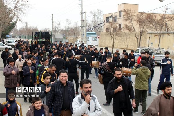 دسته‌ عزاداری هیئت رهروان شهدا به‌مناسبت ایام فاطمیه