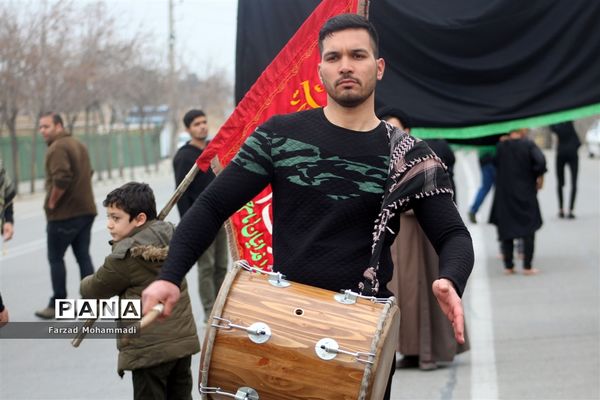 دسته‌ عزاداری هیئت رهروان شهدا به‌مناسبت ایام فاطمیه