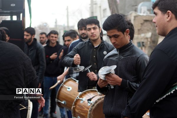 دسته‌ عزاداری هیئت رهروان شهدا به‌مناسبت ایام فاطمیه