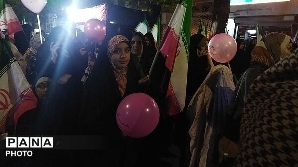 دختران نیشابوری در صف اول تجمعات-۱