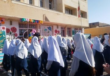 جشن بازگشایی مدارس در منطقه زرین آباد 